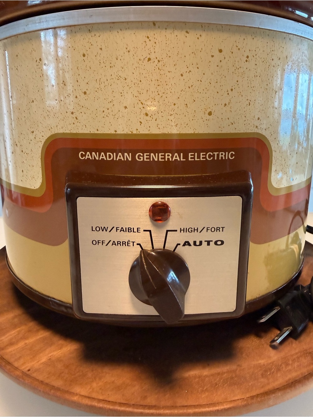 Vintage Retro 1970s Canadian General Electric Slow Cooker Crock Pot FC210A - Picture 3 of 8